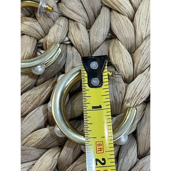 J.Crew VTG Oversized Pearl Hoop Earrings Gold Tone Pierced Statement Y2K Regency - Picture 9 of 11